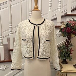Chic Lace Women's Blazer with Black Accents